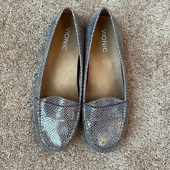 Vionic Shoes - Vionic Arrun Shimmery Loafers